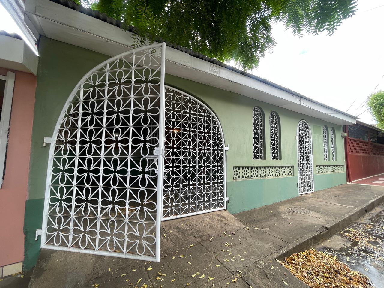 Casa en venta en Colonia Centroamérica cerca de los antiguos tacos charros
