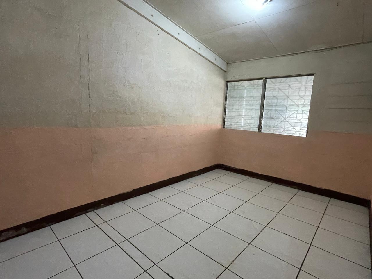 Casa en venta en Colonia Centroamérica cerca de los antiguos tacos charros