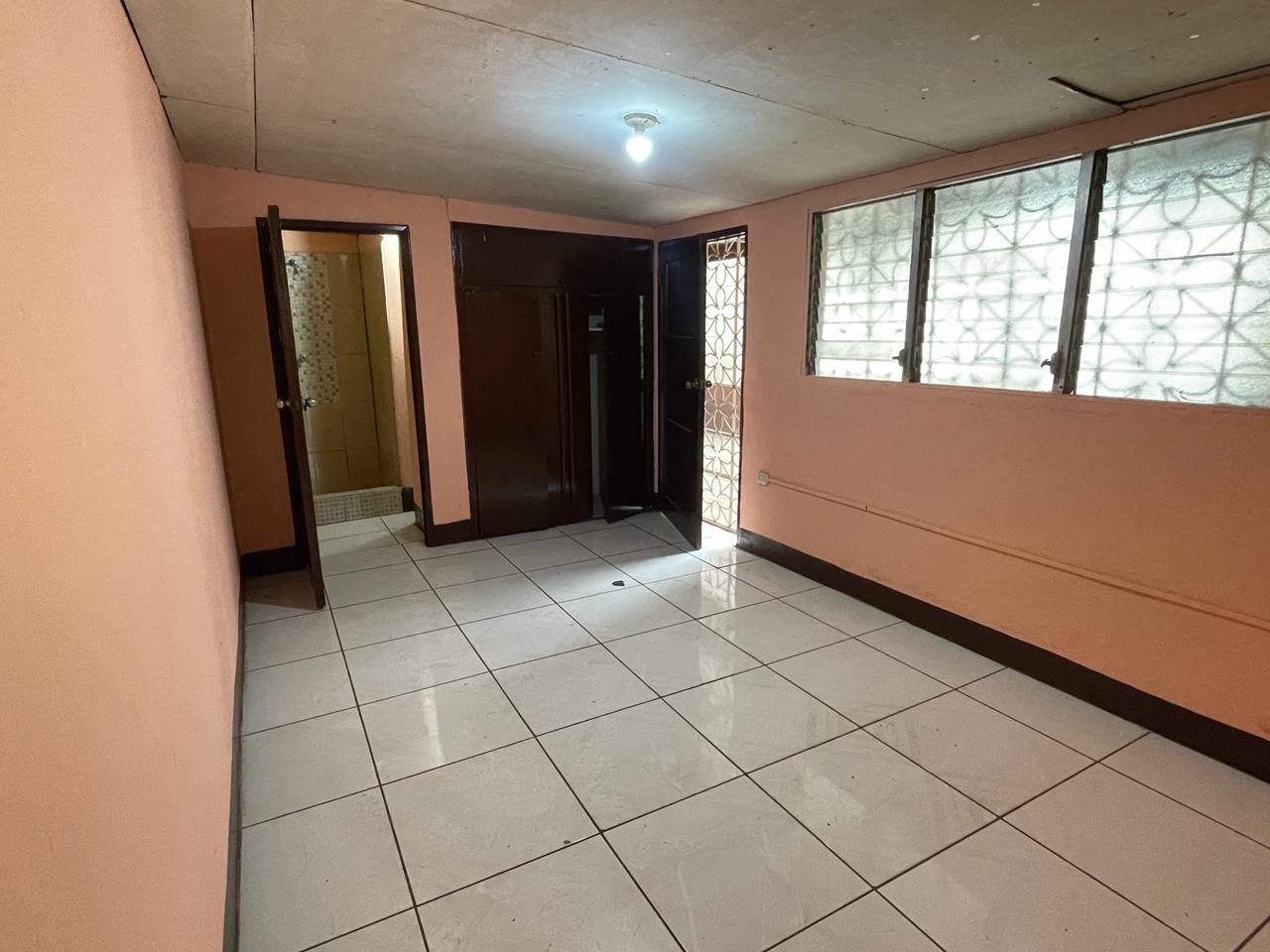 Casa en venta en Colonia Centroamérica cerca de los antiguos tacos charros