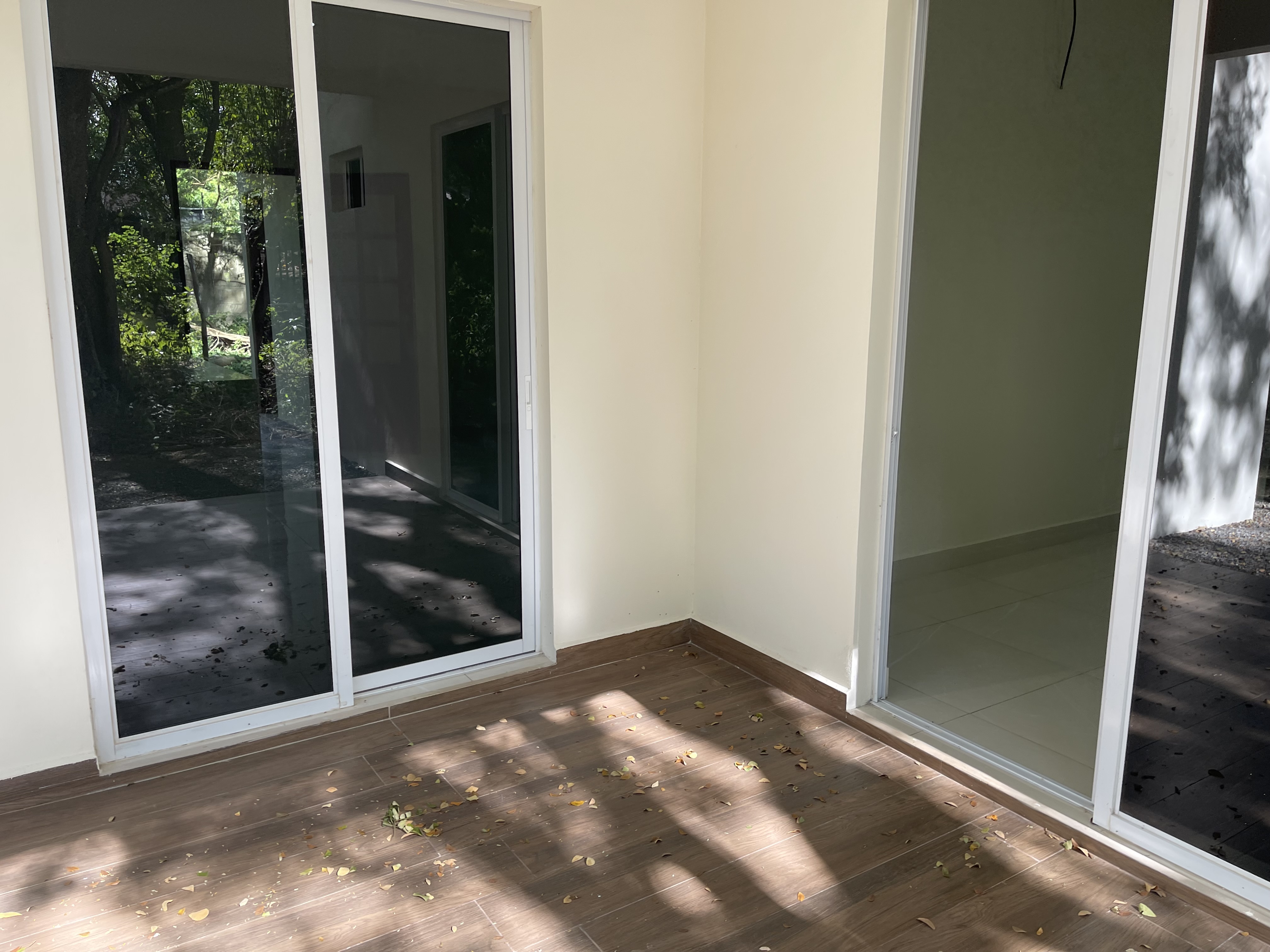 CASA NUEVA EN VENTA EN RESIDENCIAL PRIVADO KM 14 CARRETERA A MASAYA HACIA VERACRUZ