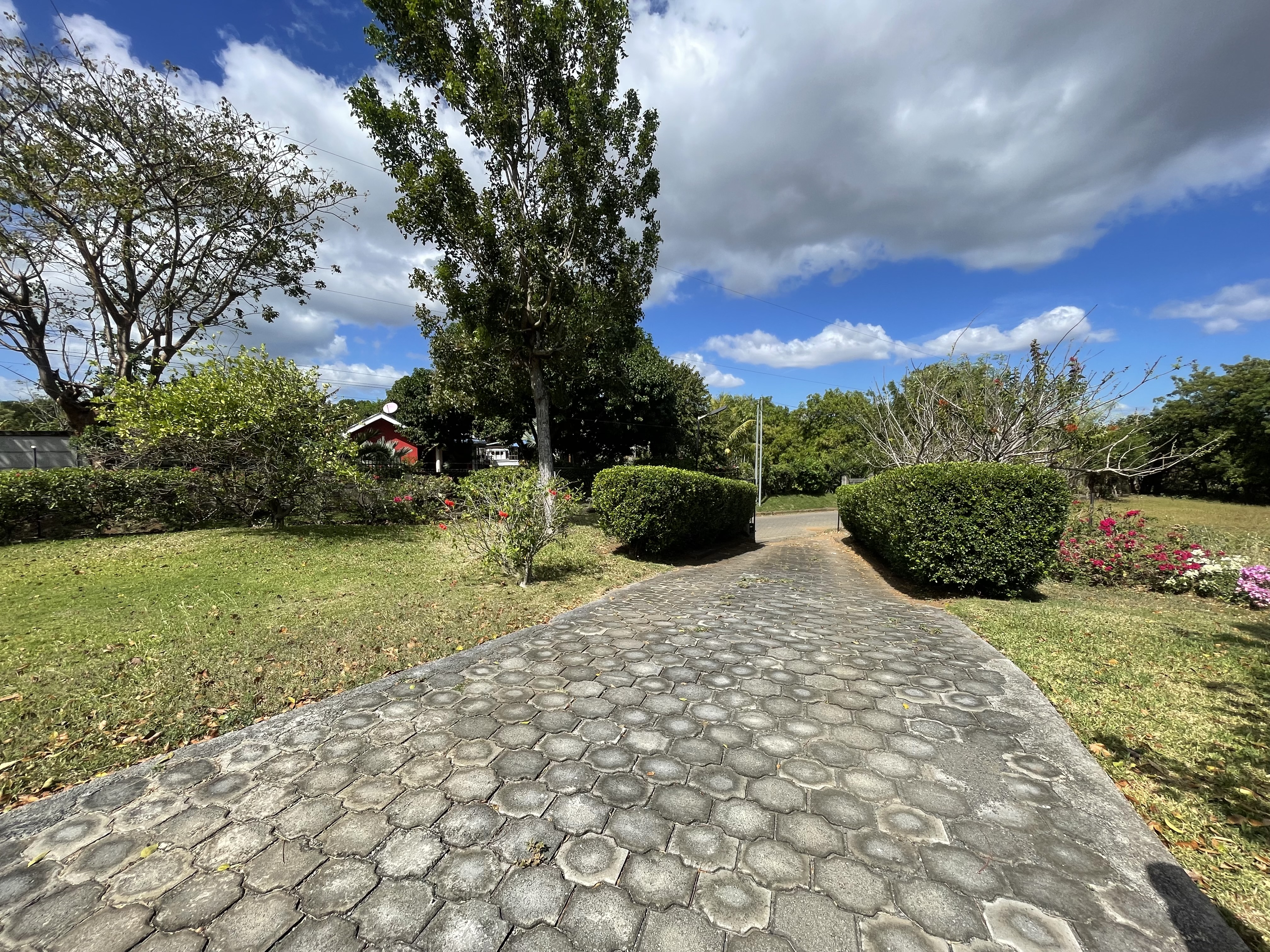 CASA EN VENTA ESTILO QUINTA EN VERACRUZ, KM 14 CARRETERA  A MASAYA, NICARAGUA