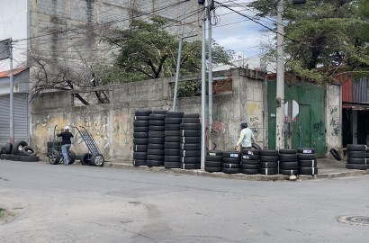 Terreno con ubicación comercial en el Mercado Oriental