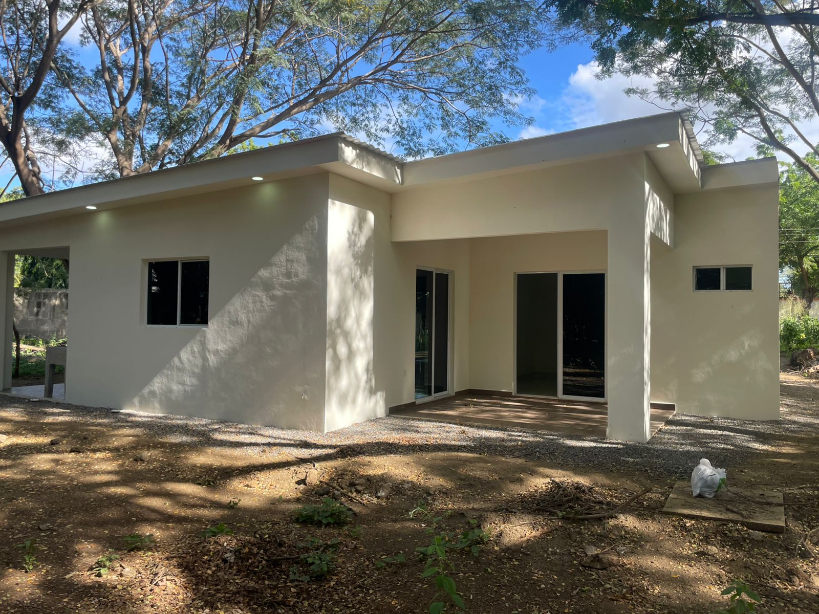 CASA NUEVA EN VENTA EN RESIDENCIAL PRIVADO KM 14 CARRETERA A MASAYA HACIA VERACRUZ