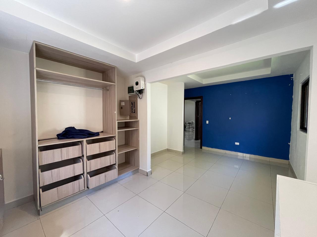 ELEGANTE Y AMPLIA CASA EN VENTA EN RESIDENCIAL PRIVADO CERCA DE LA ROTONDA TICUANTEPE