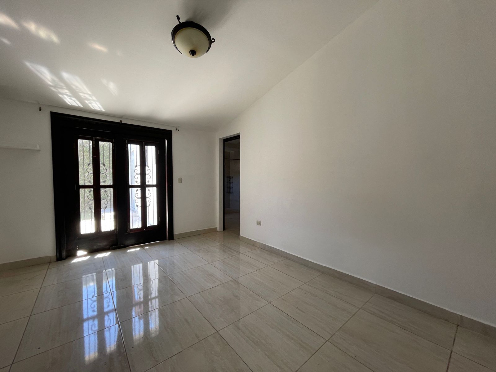 🏡 Casa Espaciosa y Completa en Venta - Sector Veracruz Nicaragua