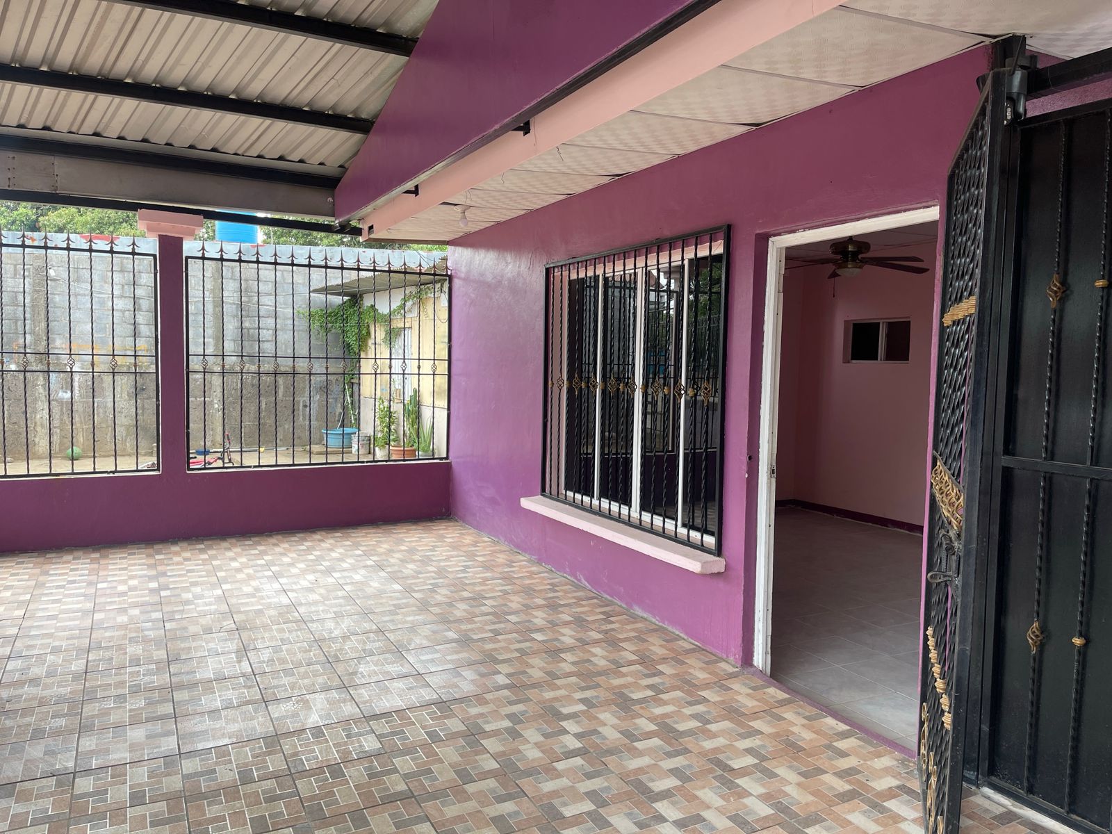 Casa Familiar con Apartamento Independiente en Barrio La Fuente – ¡Oportunidad de Inversión! 🏡✨