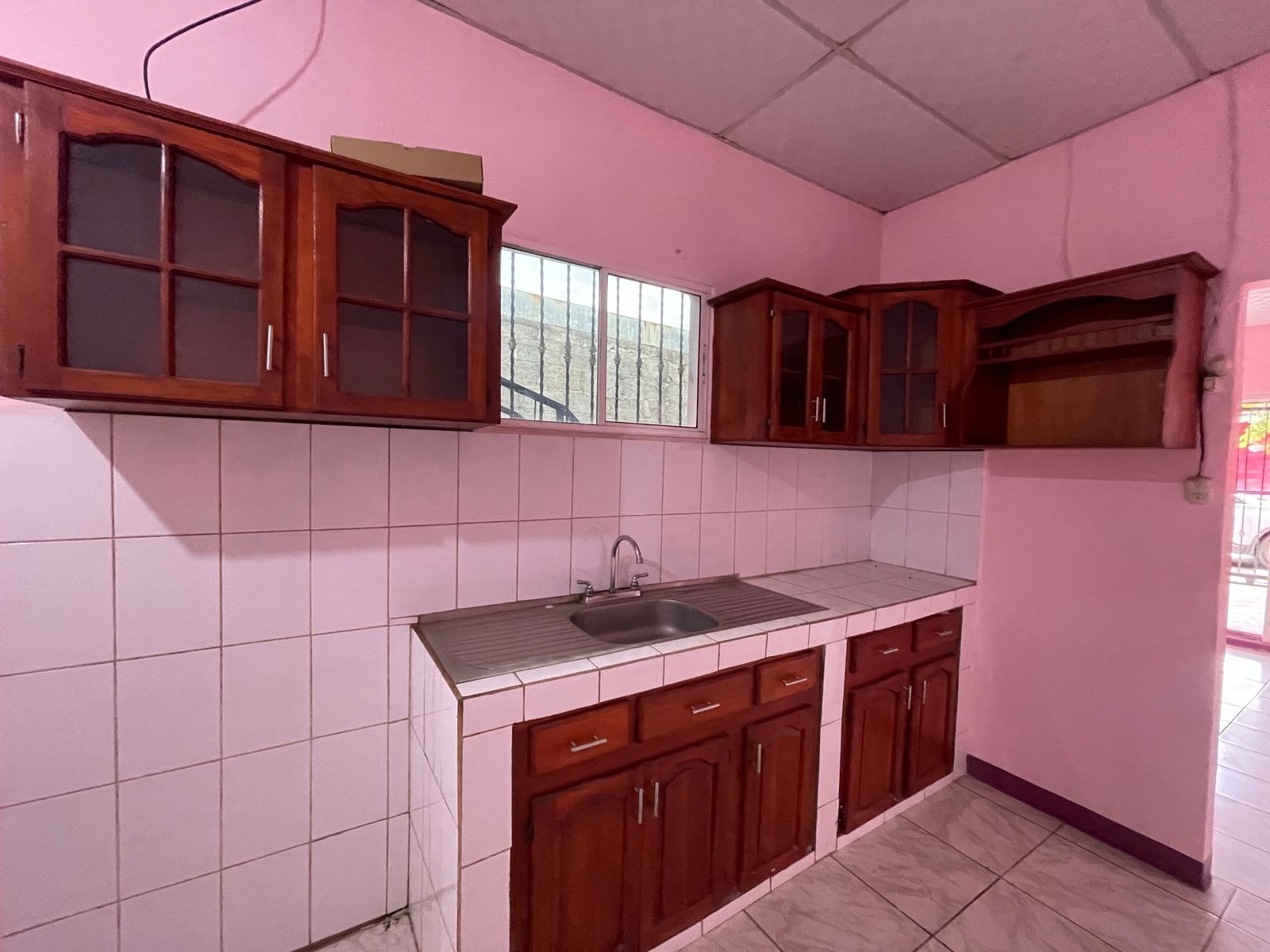 Casa Familiar con Apartamento Independiente en Barrio La Fuente – ¡Oportunidad de Inversión! 🏡✨