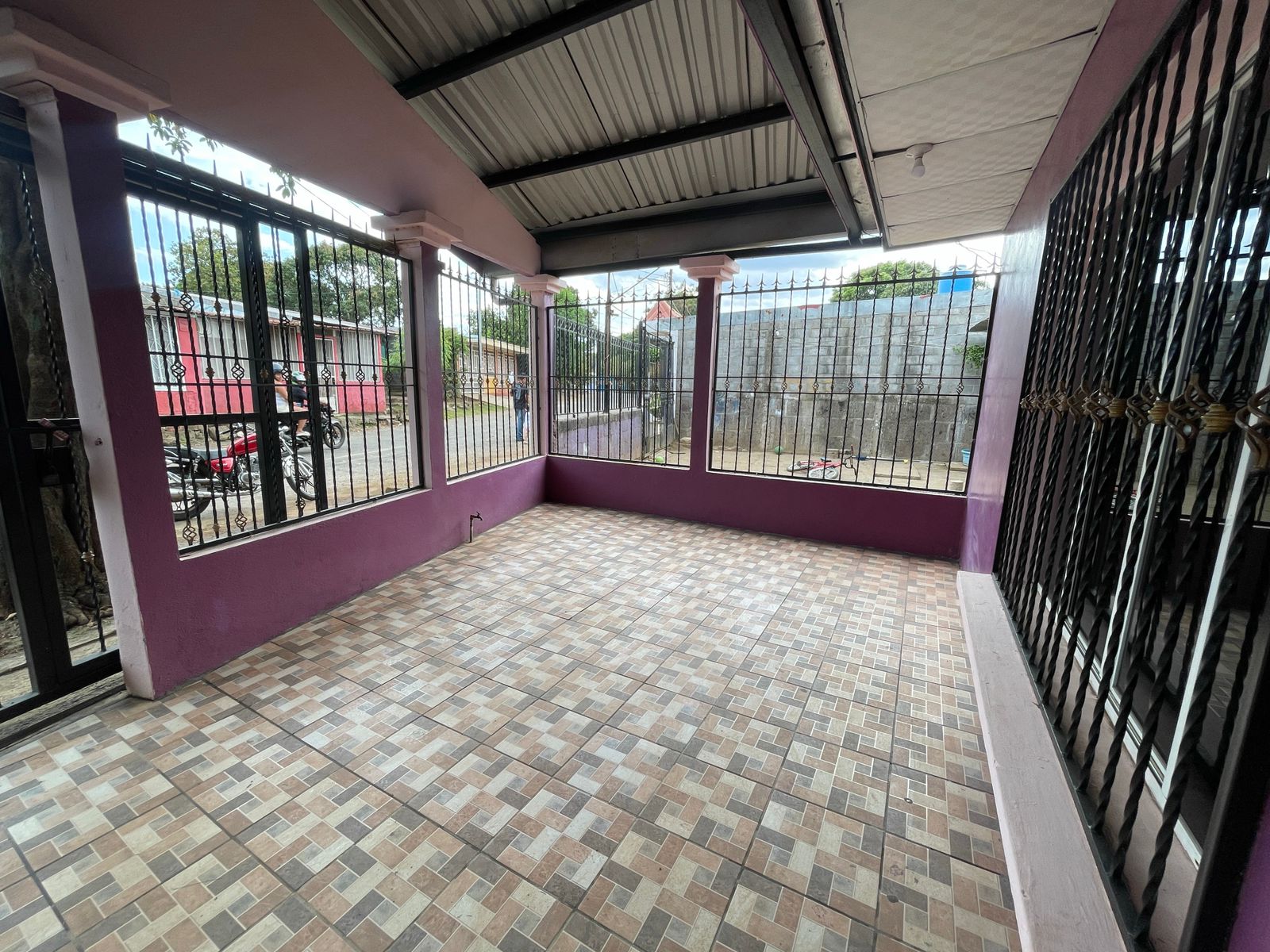 Casa Familiar con Apartamento Independiente en Barrio La Fuente – ¡Oportunidad de Inversión! 🏡✨