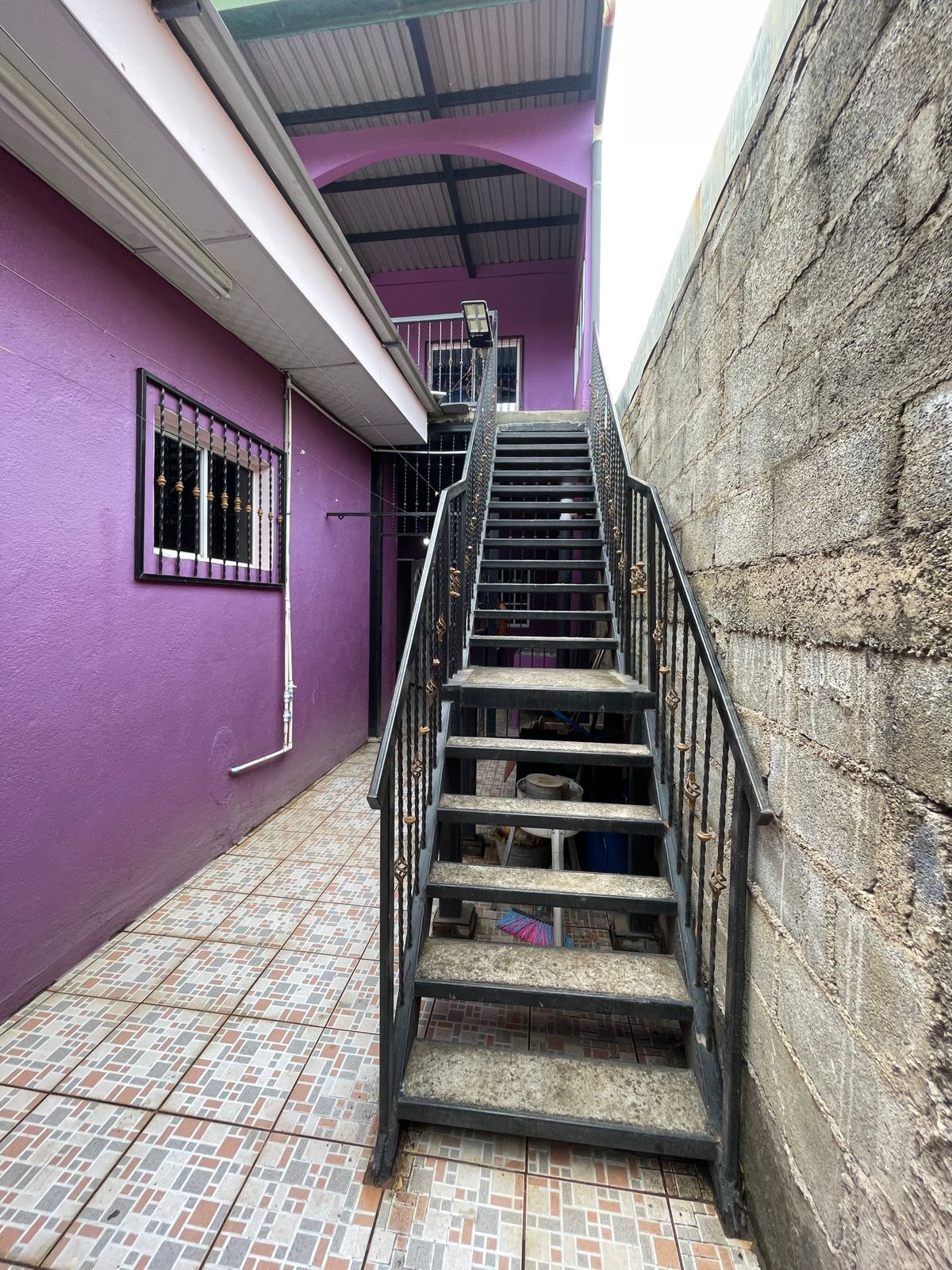 Casa Familiar con Apartamento Independiente en Barrio La Fuente – ¡Oportunidad de Inversión! 🏡✨