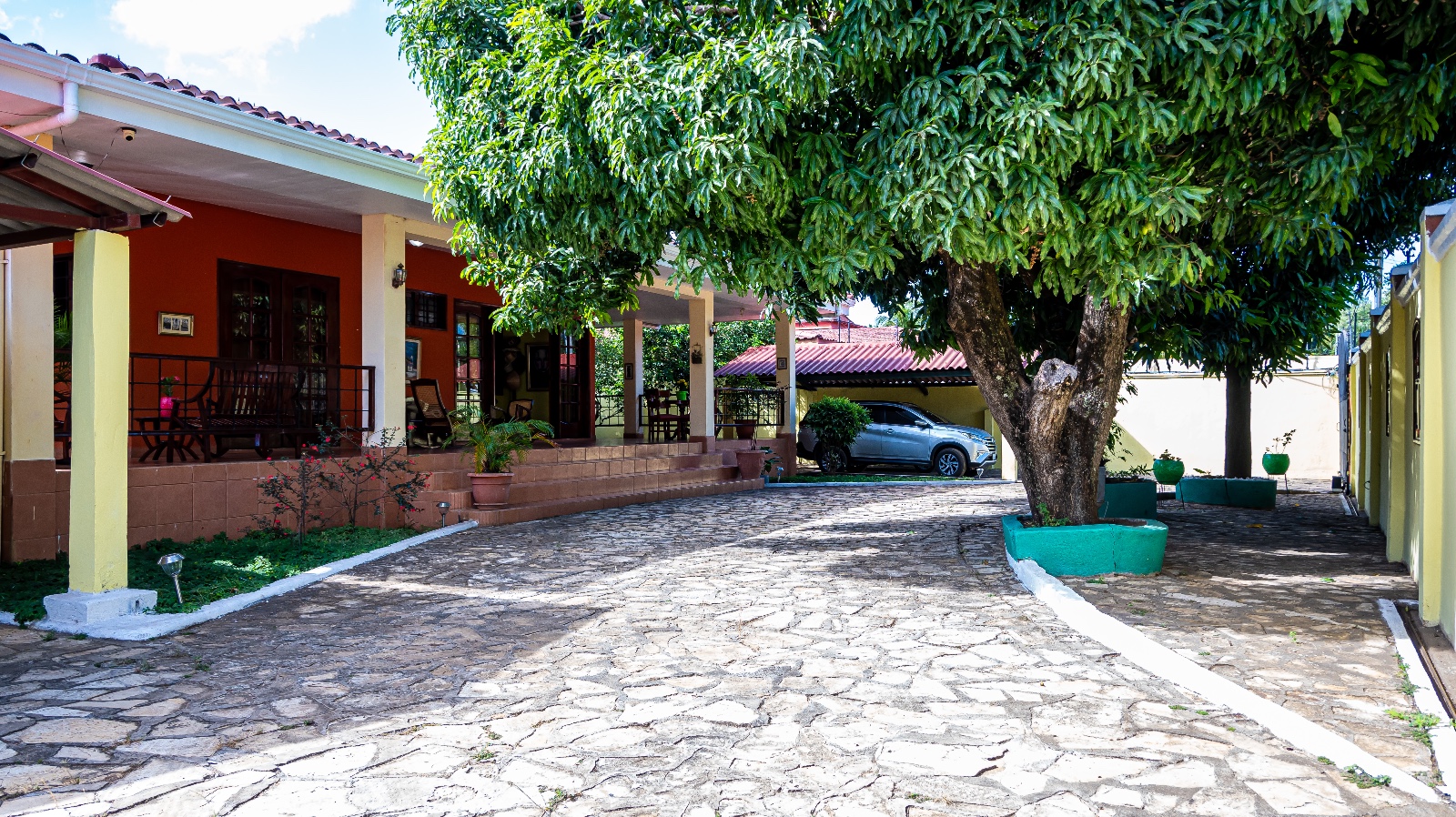 CASA ESTILO QUINTA EN VENTA EN KM 17.5 CARRETERA HACIA TICUANTEPE