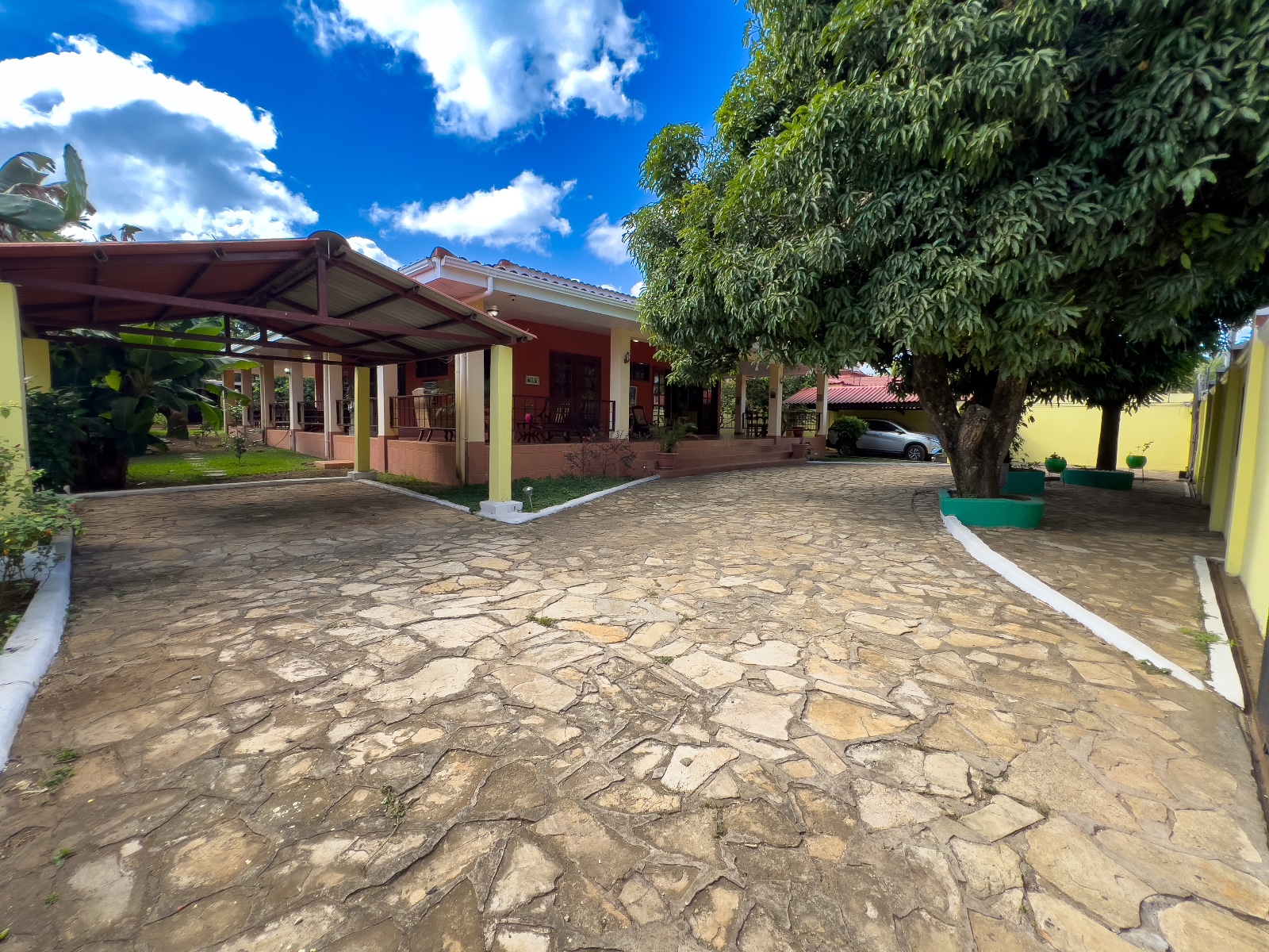 CASA ESTILO QUINTA EN VENTA EN KM 17.5 CARRETERA HACIA TICUANTEPE