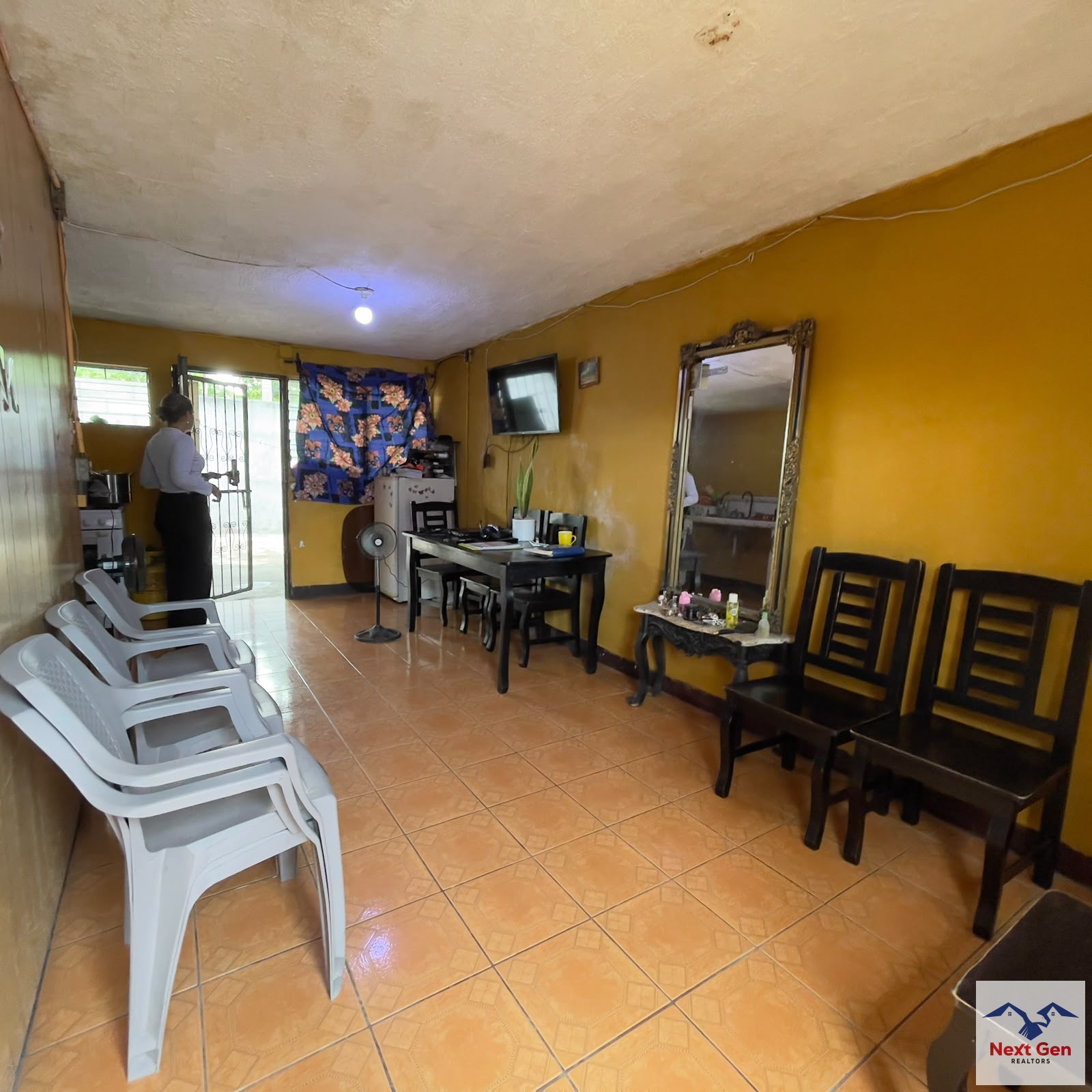 CASA EN VENTA RESIDENCIAL LAS MERCEDES, CARRETERA NORTE, MANAGUA