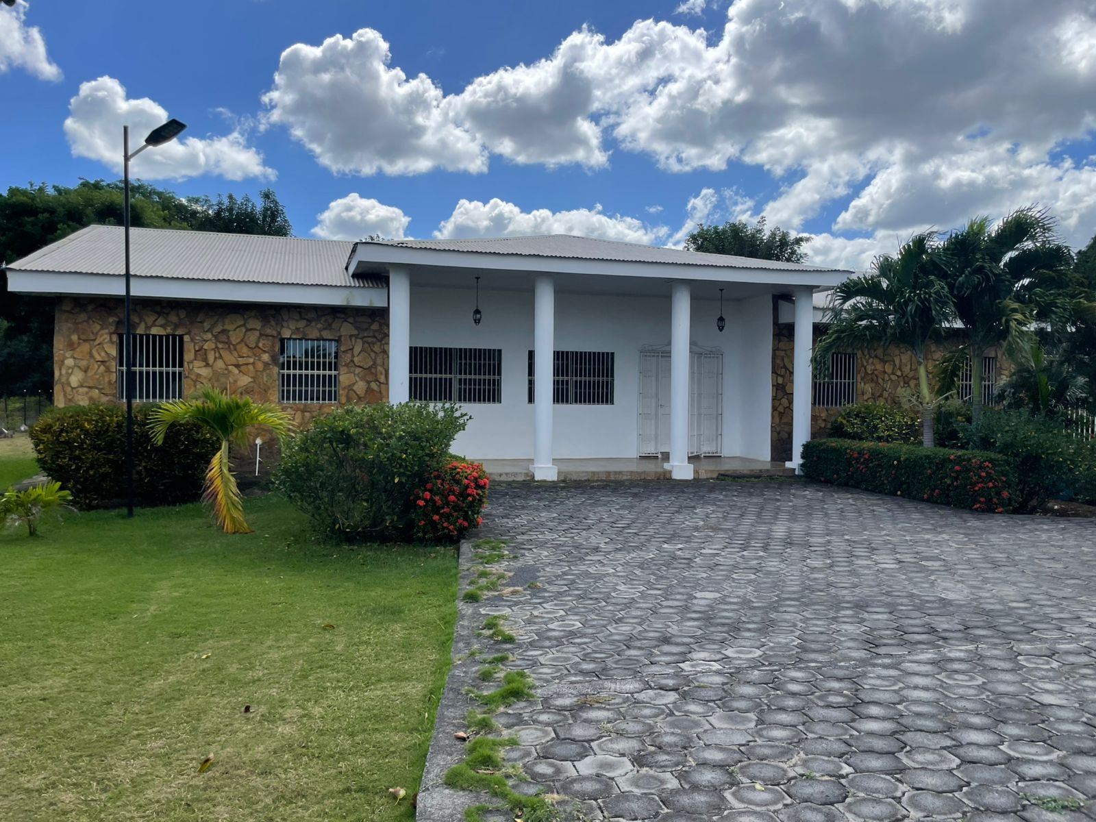 CASA EN VENTA ESTILO QUINTA EN VERACRUZ, KM 14 CARRETERA  A MASAYA, NICARAGUA